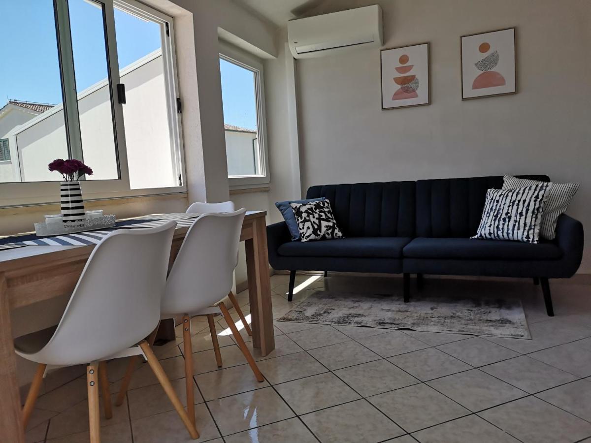 Apartmani Ljuba Rogoznica  Bagian luar foto