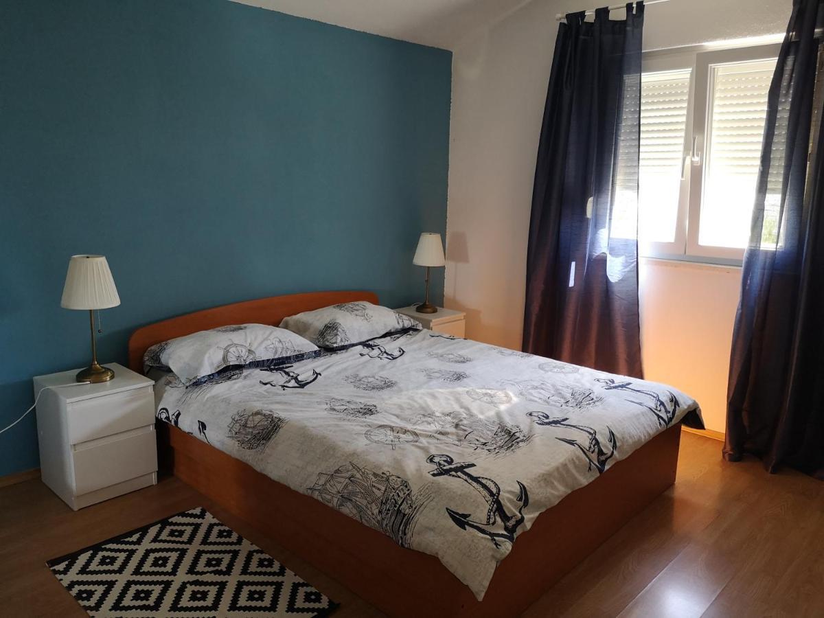 Apartmani Ljuba Rogoznica  Bagian luar foto